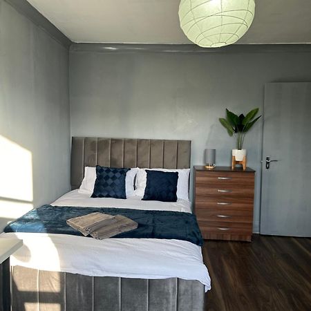 Luxury Room In A 4 Bedroom Flat! 4 Minutes Walk To Kingscross, St Pancras Londres Extérieur photo