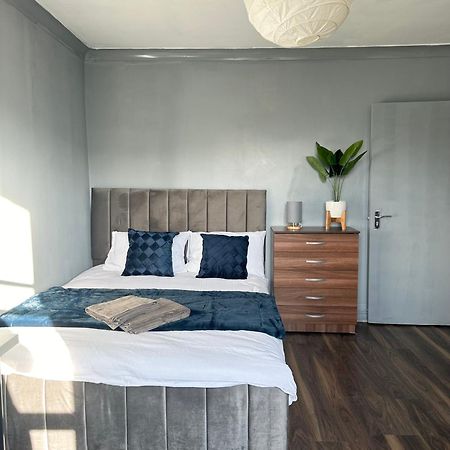 Luxury Room In A 4 Bedroom Flat! 4 Minutes Walk To Kingscross, St Pancras Londres Extérieur photo