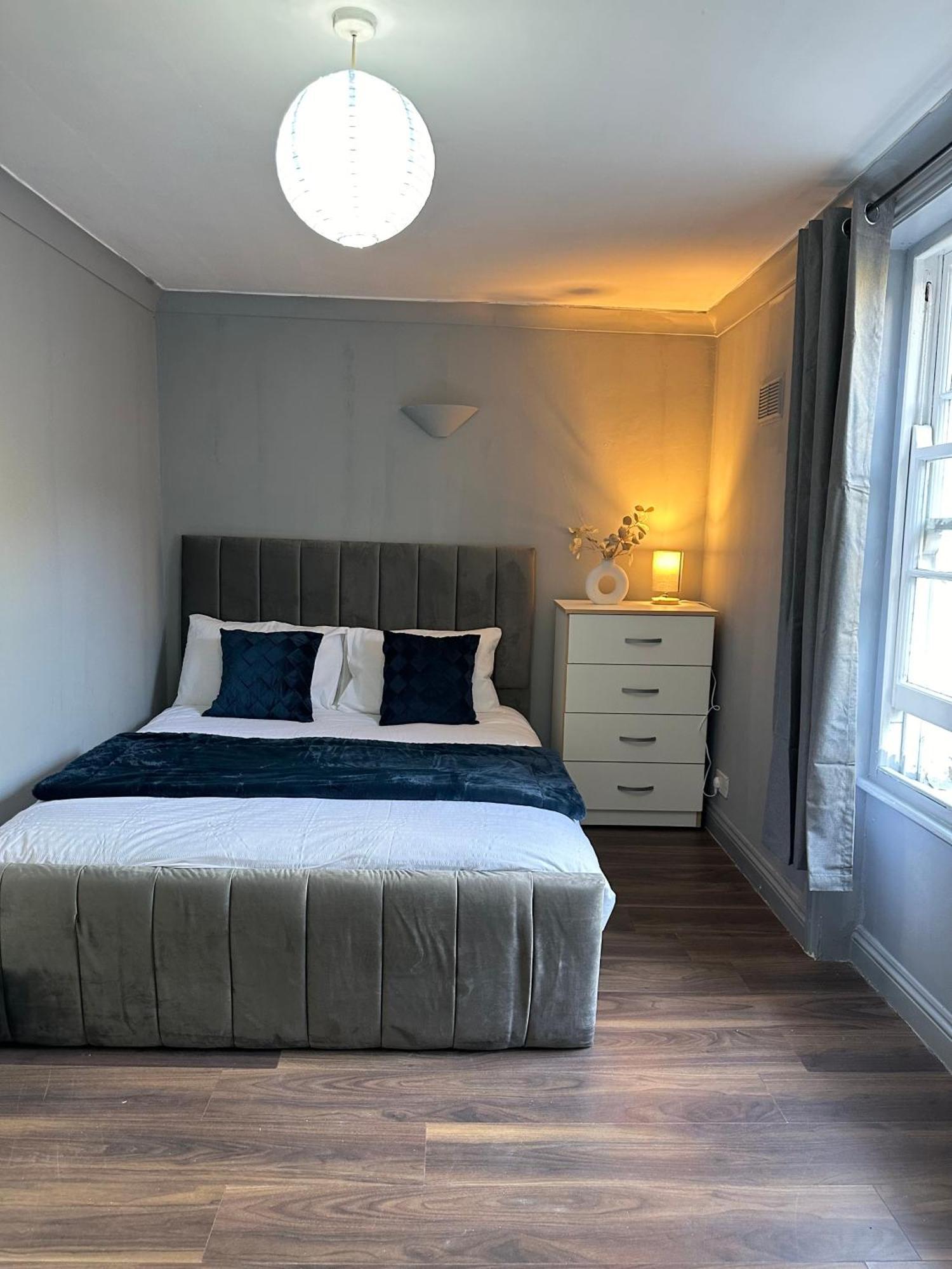 Luxury Room In A 4 Bedroom Flat! 4 Minutes Walk To Kingscross, St Pancras Londres Extérieur photo