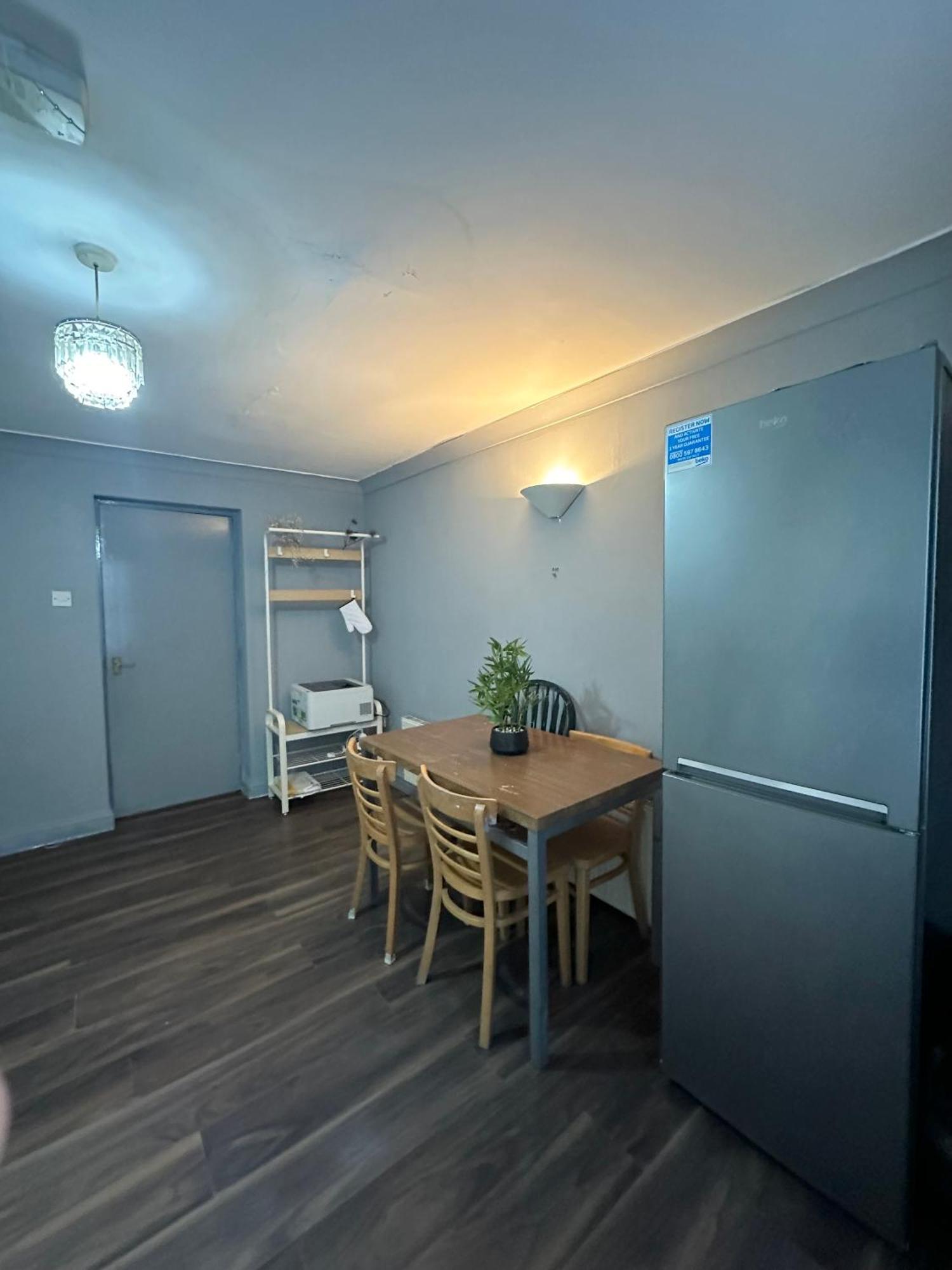 Luxury Room In A 4 Bedroom Flat! 4 Minutes Walk To Kingscross, St Pancras Londres Extérieur photo